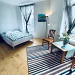Relaxed Living No 02 Historic